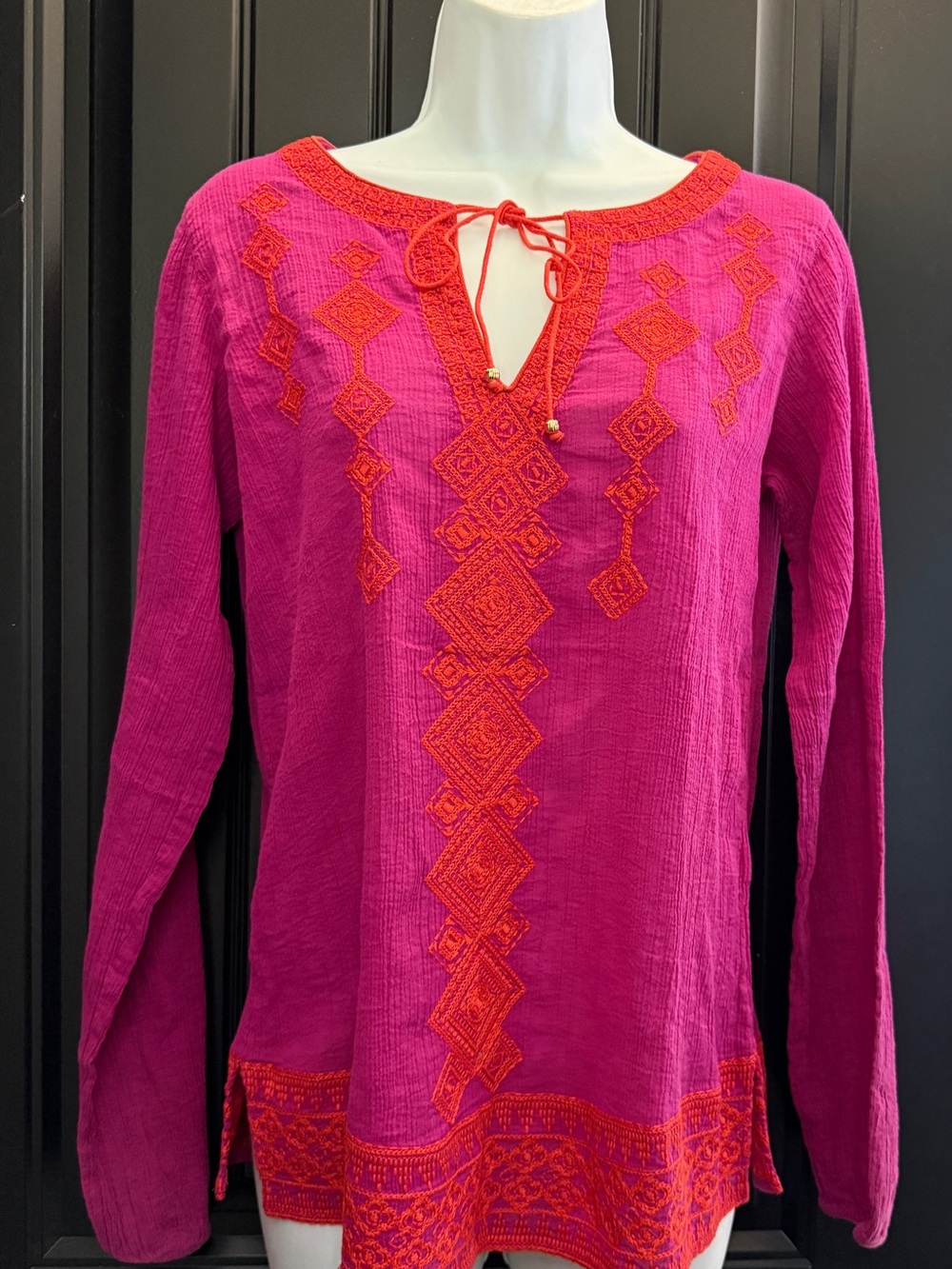 C. Wonder Sz XSmall Pink Gauze Top Red Embroidery Tie Keyhole Front